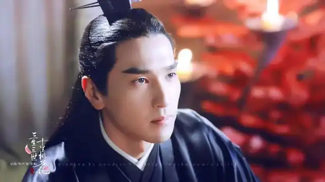 第二位是众所周知的赵又廷扮演的夜华.