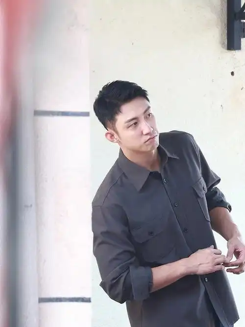 黄景瑜今日素颜的欧孝安