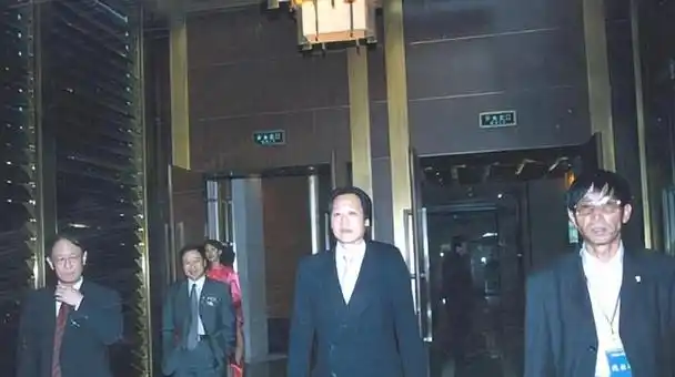 有一种"较量"叫刘亦菲和陈金飞,时隔9年后,两人棋局终被看穿