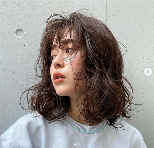 日韩中短发推荐4:数码烫发