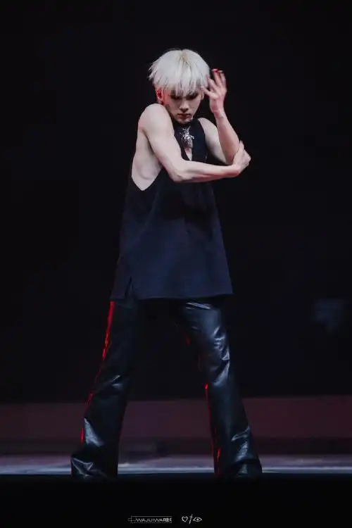 周震南超话7015#周震南love&desire演唱会#质感编