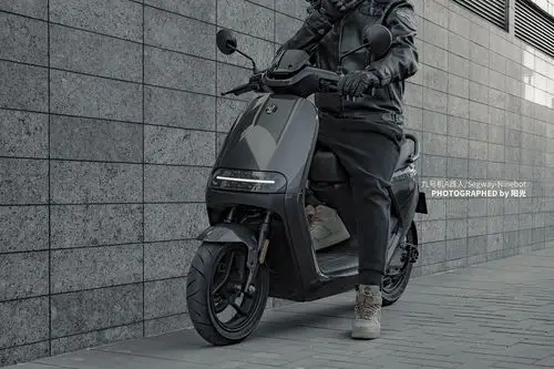 出行新朋友 | 九号机器人新款电动车平面拍摄