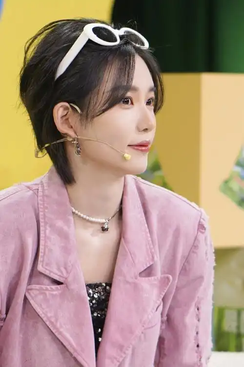 陆柯燃多巴胺穿搭##陆柯燃穿搭主打一个看心情