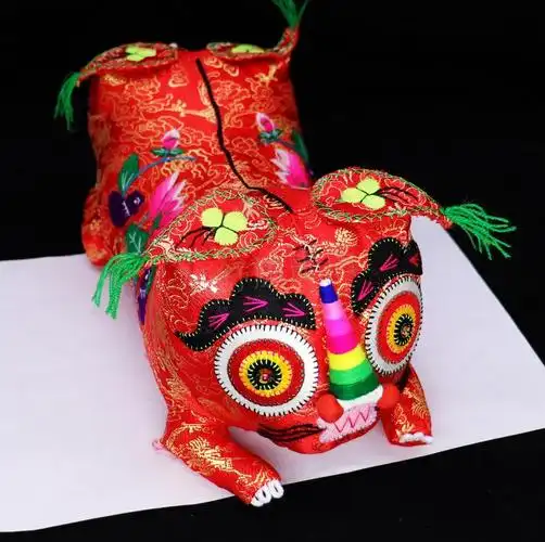 老虎枕头手工刺绣民俗特色手工艺刺绣布老虎双头虎头枕平安满月宝宝