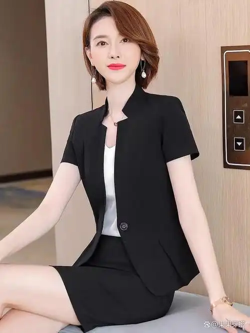 时尚职场,魅力女人,穿上这件衣服,你就是白领中的佳人