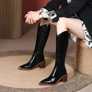 女高筒靴头层牛皮粗跟图片