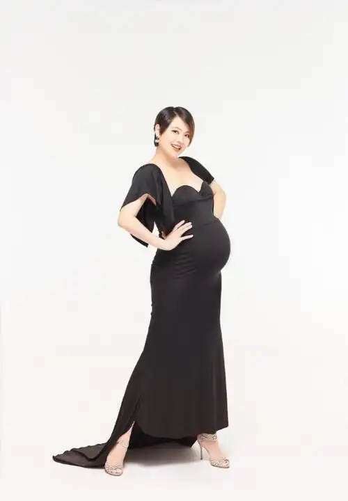 柳红|"柳红"陈莹入院待产,晒孕晚期写真脚踩高跟挺大肚四肢纤细超美
