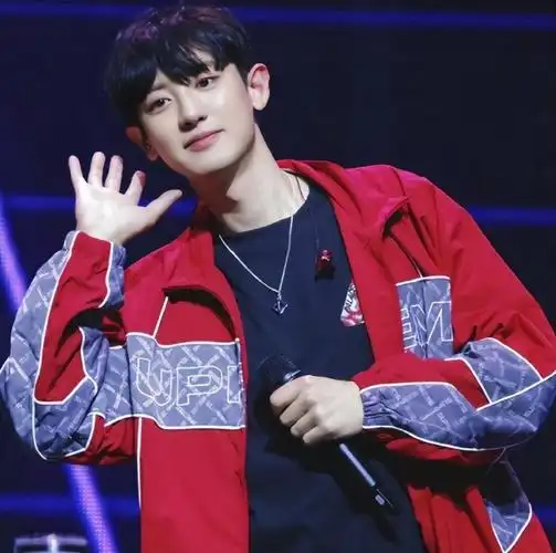 朴灿烈更新微博,仅4个字就飙上热搜榜第1,粉丝:我哥实火