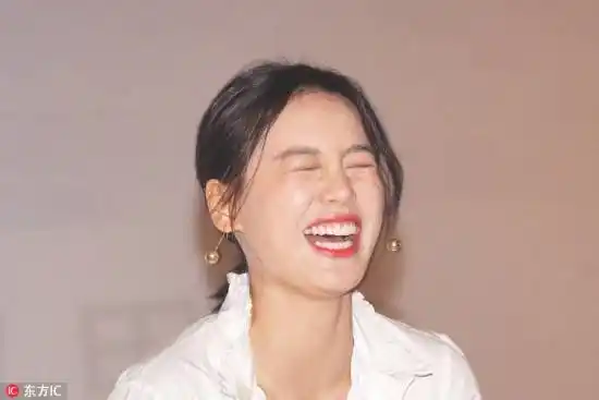 海绵宝宝的微笑!马思纯的笑容太有感染力