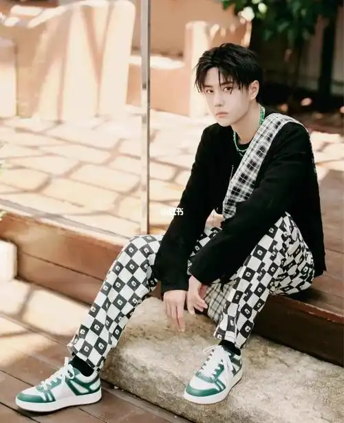 王一博同款原创美甲