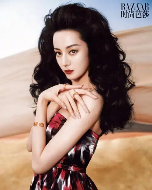 迪丽热巴盛夏浓颜芭莎封面#迪丽热巴《时尚芭莎》八月刊封面雌