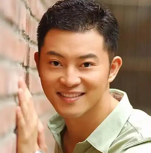 沙溢年轻时候笑起来甜甜的,丝毫不输小鲜肉!