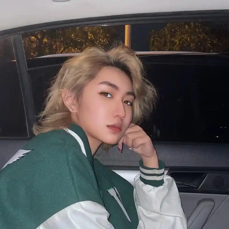 如果我有照片一半的气势就好了#少年感 #ootd穿搭 #狼尾 - 抖音