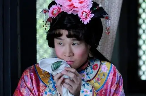 怪不得儿子都喊他丑女人,明星男扮女装你最服谁?