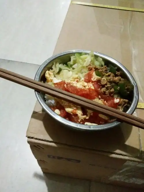 吃着一个人的午餐