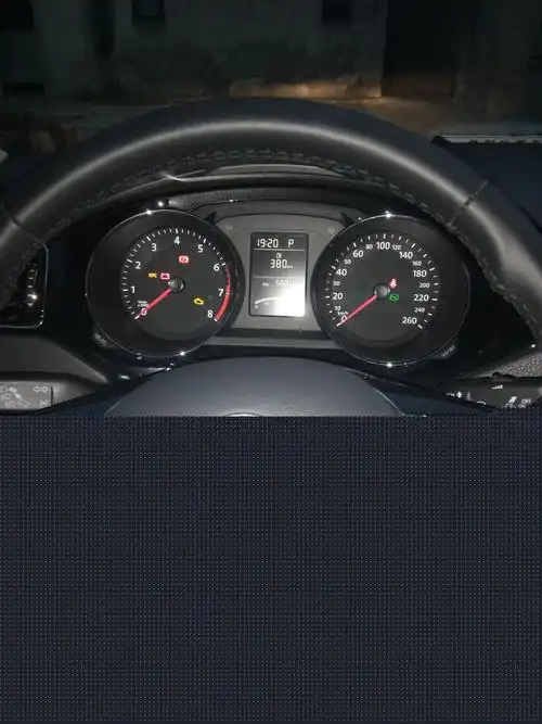 买了以后怎么1没了你们的这款有这显示吗什么车仪表盘全是白色速腾