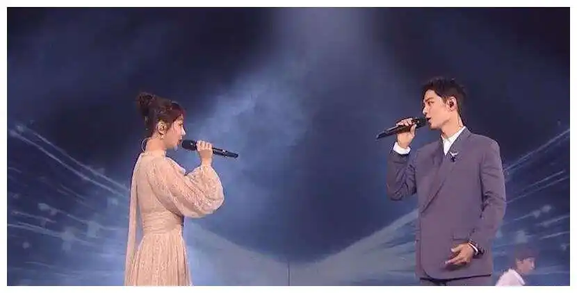 肖战和杨紫合唱,星光大赏最耀眼的一对|肖战|杨紫|星光_新浪新闻