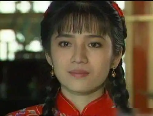 也成为公司力捧对象,但是曾哲贞真正走红的还是这部《婉君》,那时候