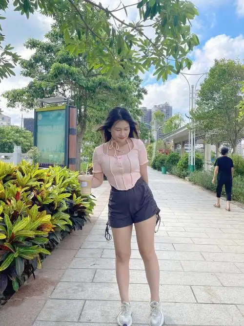 身高153体重110斤小个子微胖穿搭