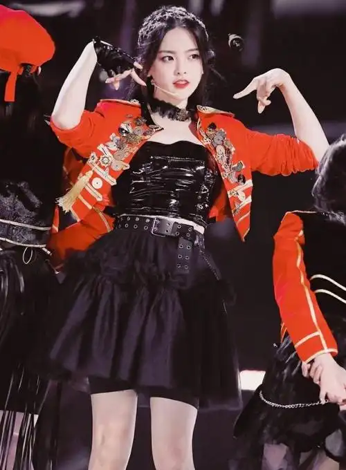 中国第一女团火箭少女101毕业季,最后一次卫视合体演出让人泪目