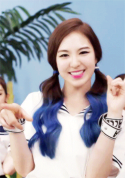 美女清纯迷人女神gif动图_动态图_表情包下载_soogif