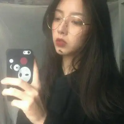 拿手机挡脸的女生头像2021新款式