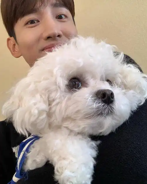 东方神起 #沈昌珉  220826沈昌珉ins更新:和我分离焦虑的珍贵的女儿