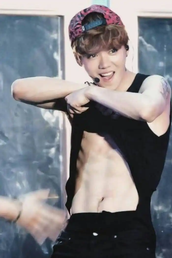 娱乐 正文 鹿晗,有为青年. 这十种风格照片,你喜欢哪一种?