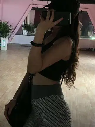 时间不断的在筛选你身边的人和事#马甲线 #撸铁女孩 #蜜桃臀 - 抖音