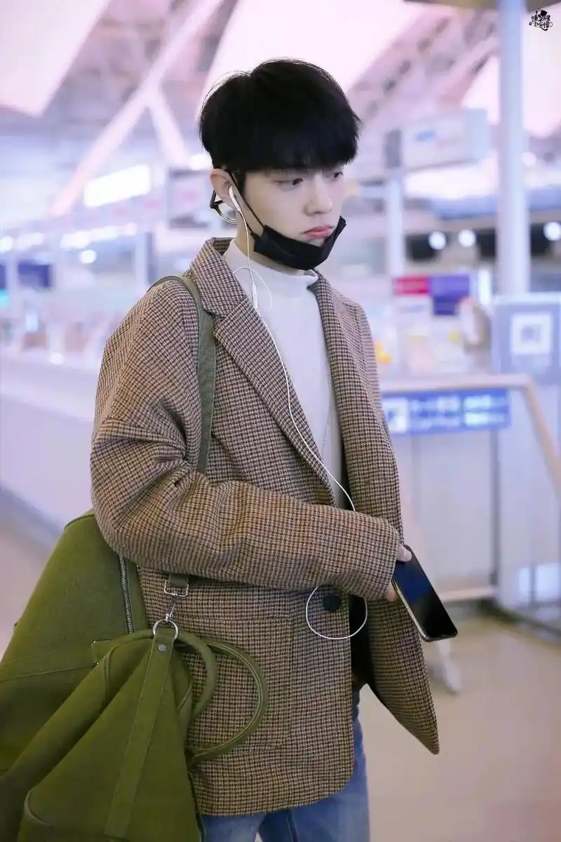 早期机场照.#肖战 #向全世界安利肖战 #肖战顺顺利利 #一 - 抖音