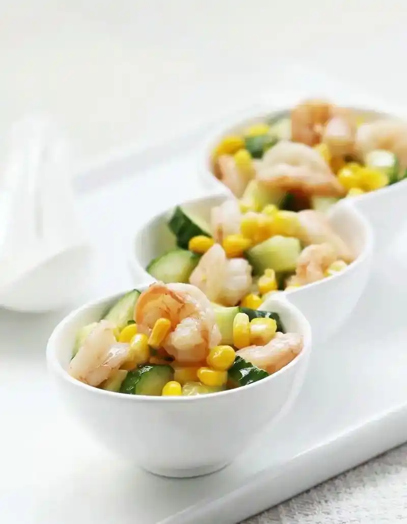 青瓜炒虾仁.材料:黄瓜1根 甜玉米1根,虾仁50克调料:盐 - 抖音