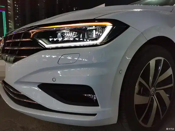 黑夜中感受速腾灯光的魅力