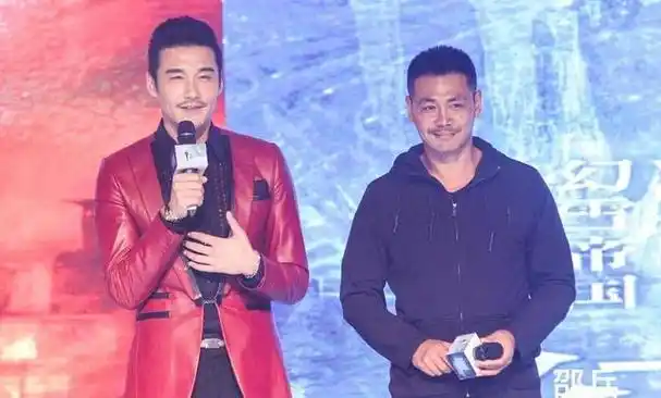 胡兵算不算顶级美男子?看他与贝克汉姆,胡歌等人合照就有答案了