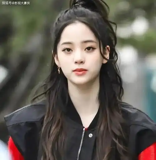 欧阳娜娜大标准沙滩相片曝出,引发网友吐槽:真的欣赏不了