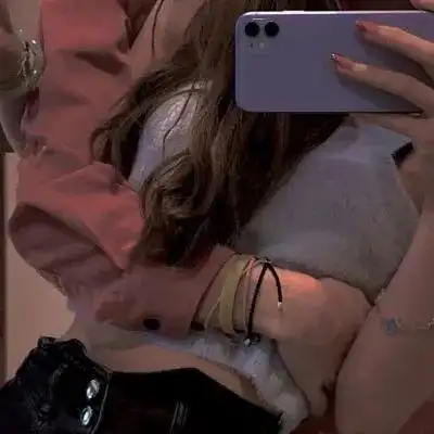 情侣头像l有女朋友的男生每天在想什么