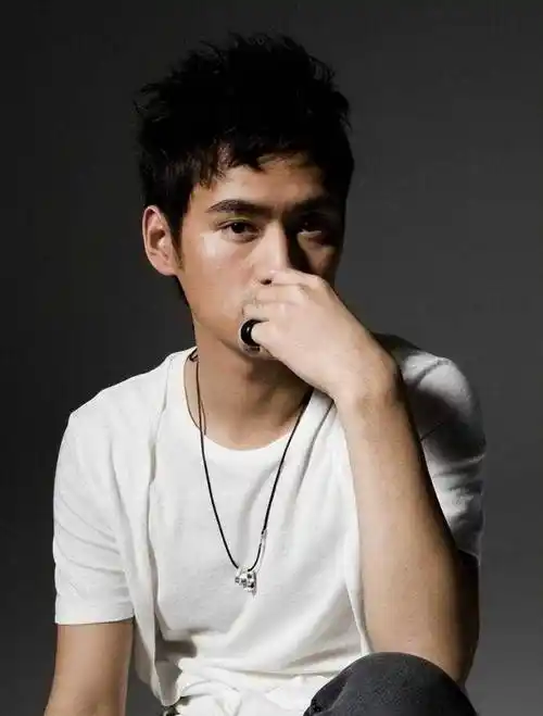 袁弘:我认为我最明智的决定,便是选择不看重他人看法