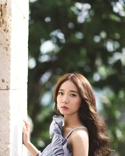 王珞丹海边时尚写真