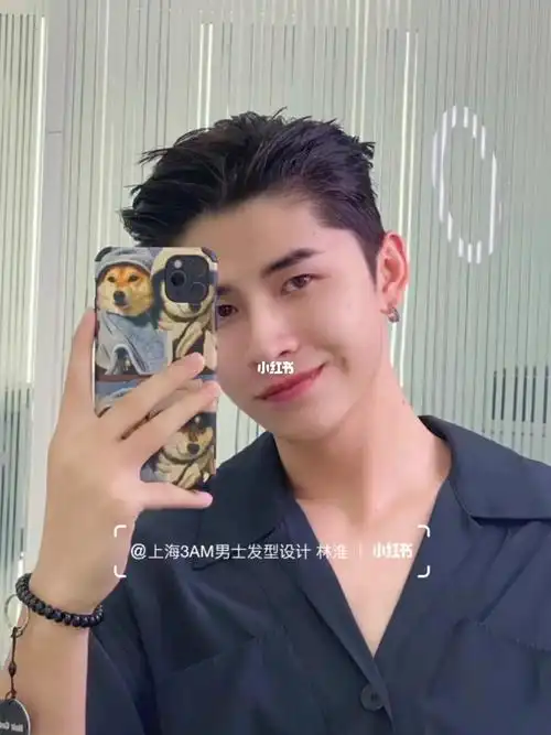 男士三七分侧背烫,简单的细节不一样的质感