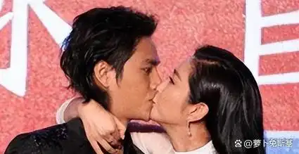 扯领口四处撩拨乱认爸爸没分寸感的女星算不算耍流氓