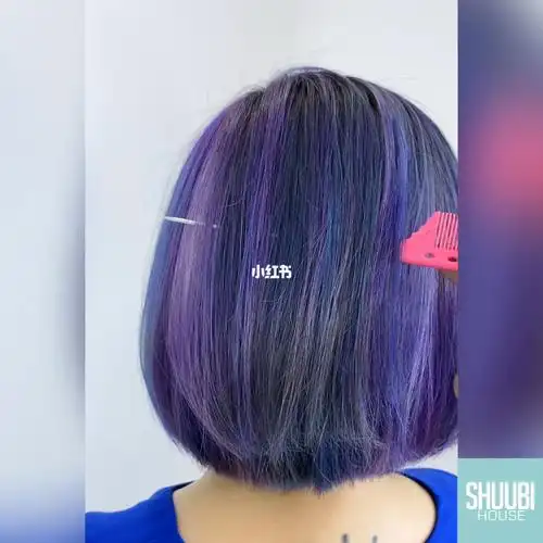 06大红大紫型格短发