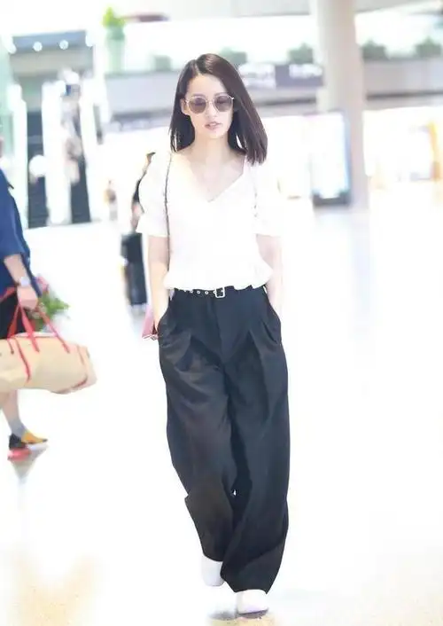 李沁为何至今仍单身健身照曝光网友表示这谁能扛得住啊