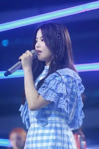 除了唱歌跑调跳舞不行杨超越在其他方面还挺符合女团的标准