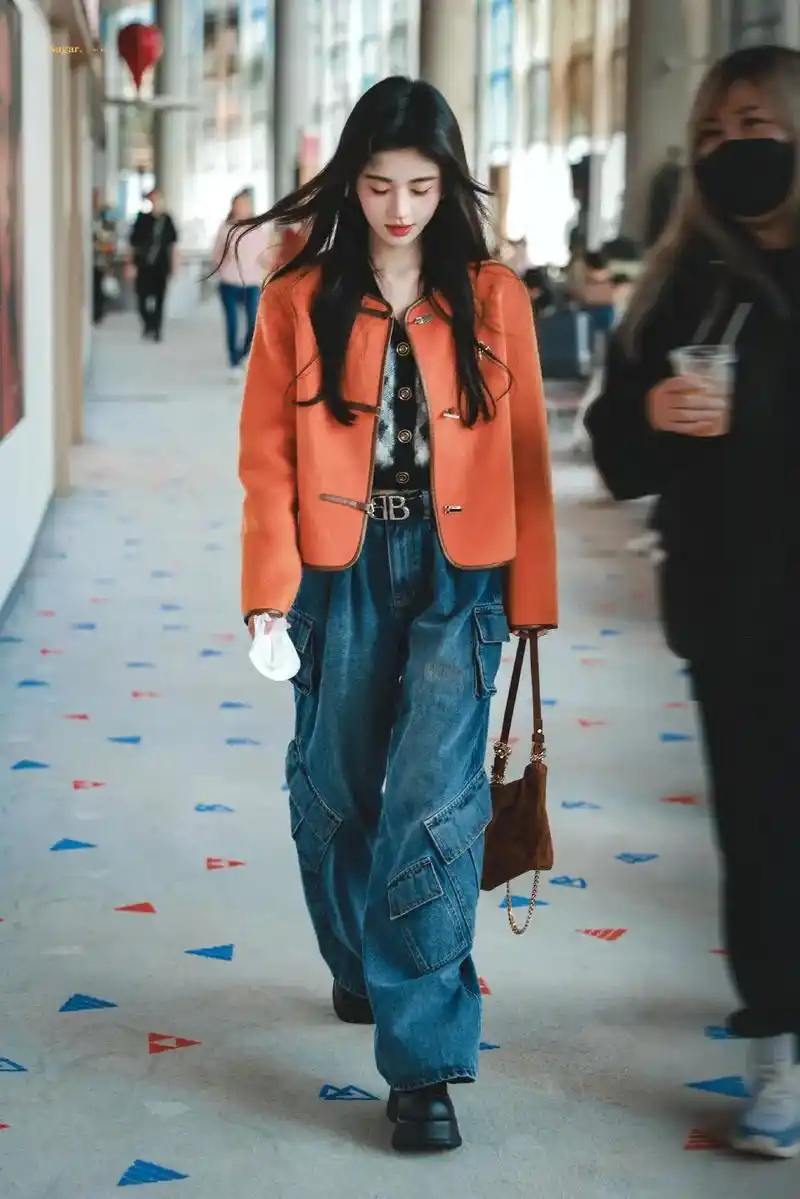 真就气质女神#鞠婧祎 #机场照 - 抖音