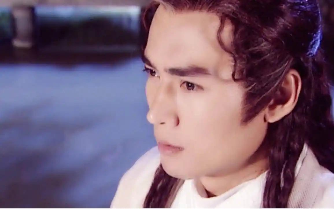 鬼才古龙一手酒色一手刀锋虽是浪子却一生孤独