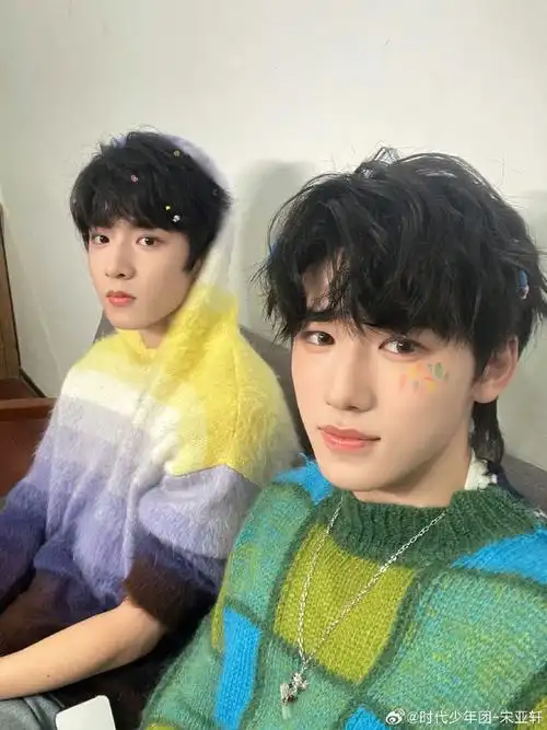 刘耀文卡点发博给宋亚轩庆生啦  即使是在拍摄中也第一时间送上了生日