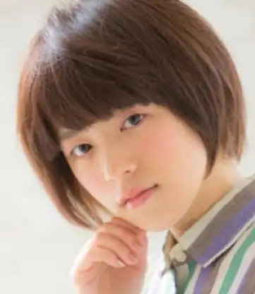 女大学生今年时尚短发发型清爽迷人又甜美清纯