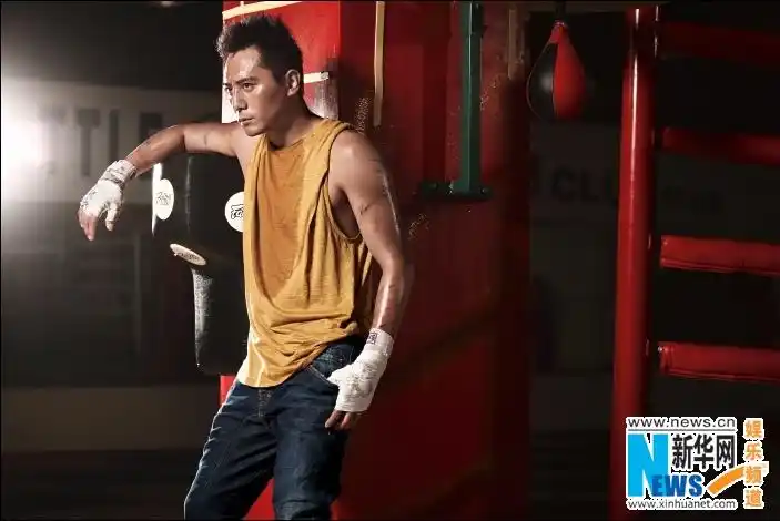 高清图:刘烨变身拳坛硬汉 近身搏斗霸气
