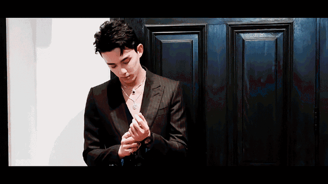 吴磊宝格丽品牌代言人##吴磊深v##吴磊可以开灯吗