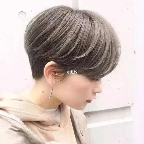 短发造型