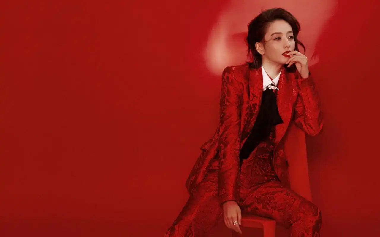 佟丽娅超美性感高清桌面壁纸